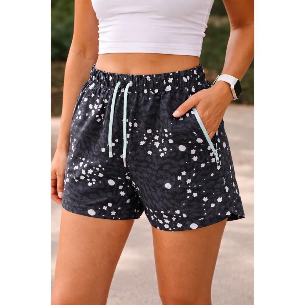 Fabletics Black White Pattern Women’s Active Shorts Size S Running Gym Athletic